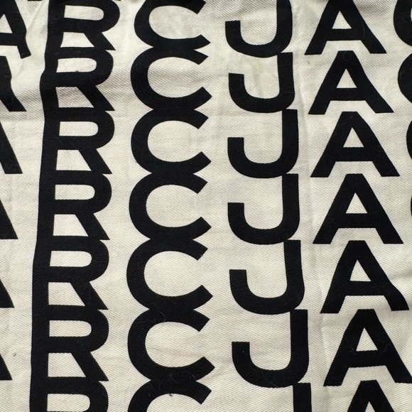 Marc Jacobs
Sequin Shoulder Bag - Picture 11 of 13